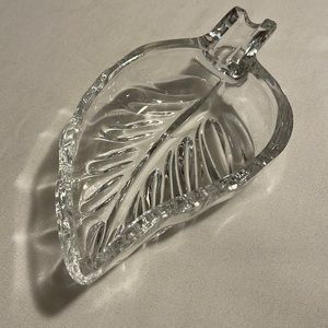 Clear glass leaf trinket dish
